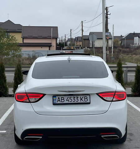 Білий Крайслер 200, об'ємом двигуна 3.61 л та пробігом 186 тис. км за 10600 $, фото 4 на Automoto.ua