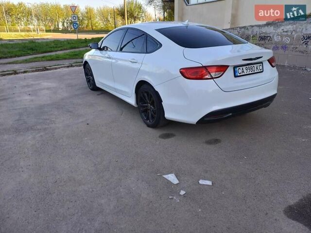 Белый Крайслер 200, объемом двигателя 2.36 л и пробегом 122 тыс. км за 11700 $, фото 25 на Automoto.ua