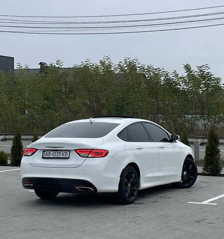 Білий Крайслер 200, об'ємом двигуна 3.61 л та пробігом 186 тис. км за 10600 $, фото 3 на Automoto.ua