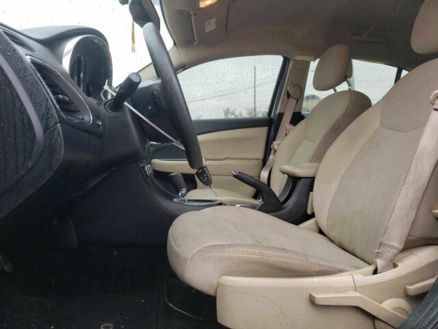 Бежевий Крайслер 200, об'ємом двигуна 2.4 л та пробігом 31 тис. км за 4999 $, фото 6 на Automoto.ua