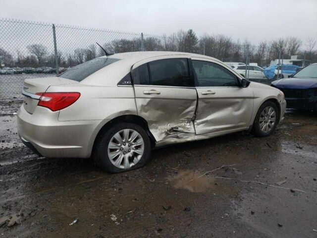 Бежевий Крайслер 200, об'ємом двигуна 2.4 л та пробігом 31 тис. км за 4999 $, фото 2 на Automoto.ua