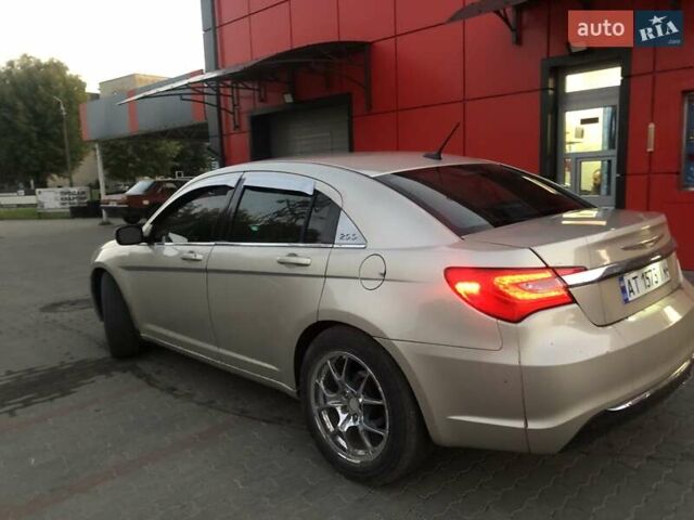 Бежевый Крайслер 200, объемом двигателя 2.4 л и пробегом 85 тыс. км за 8555 $, фото 20 на Automoto.ua