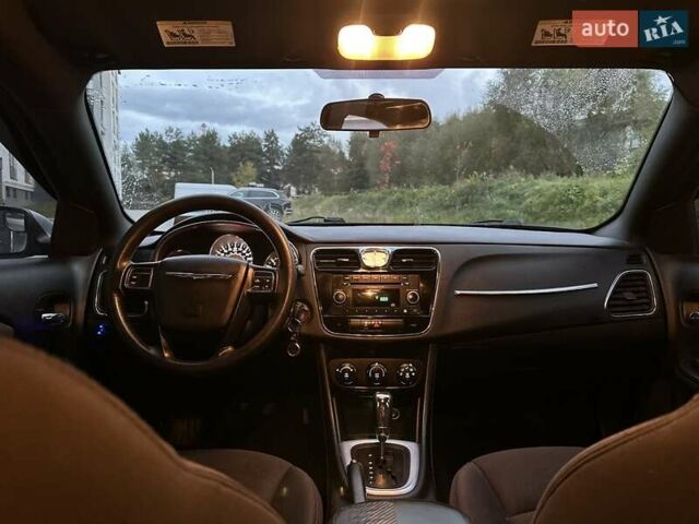 Бежевый Крайслер 200, объемом двигателя 2.4 л и пробегом 85 тыс. км за 8555 $, фото 12 на Automoto.ua