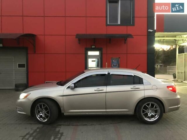 Бежевый Крайслер 200, объемом двигателя 2.4 л и пробегом 85 тыс. км за 8555 $, фото 22 на Automoto.ua