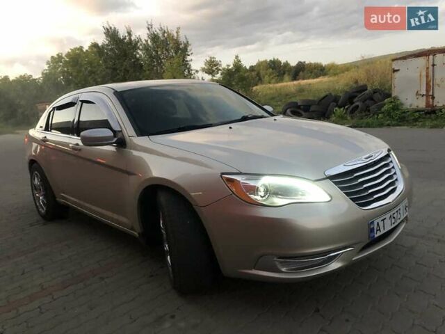 Бежевый Крайслер 200, объемом двигателя 2.4 л и пробегом 85 тыс. км за 8555 $, фото 18 на Automoto.ua