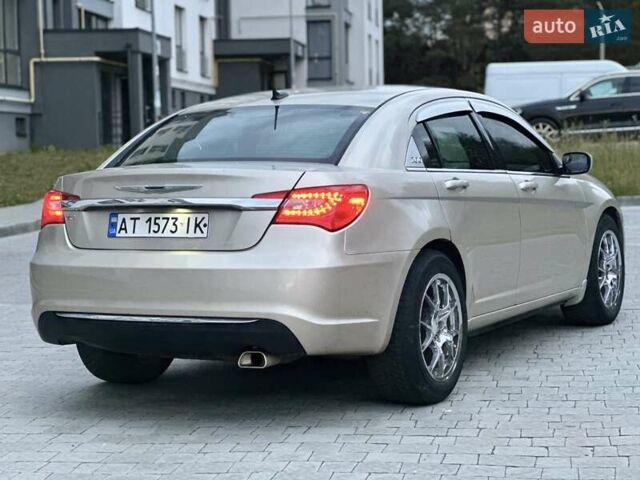 Бежевый Крайслер 200, объемом двигателя 2.4 л и пробегом 85 тыс. км за 8555 $, фото 1 на Automoto.ua