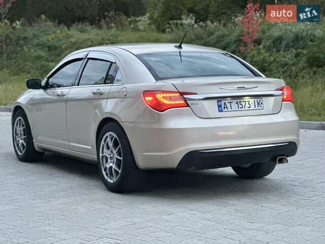 Бежевый Крайслер 200, объемом двигателя 2.4 л и пробегом 85 тыс. км за 8555 $, фото 4 на Automoto.ua