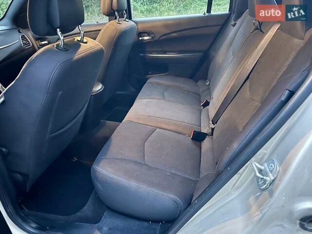 Бежевый Крайслер 200, объемом двигателя 2.4 л и пробегом 85 тыс. км за 8555 $, фото 10 на Automoto.ua