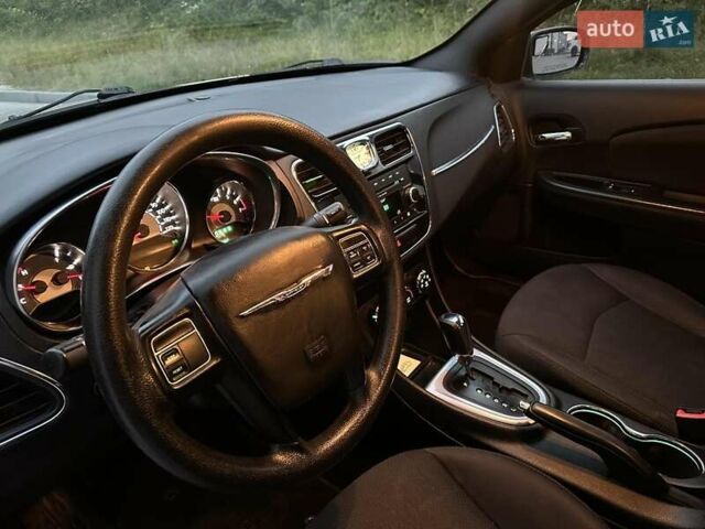 Бежевый Крайслер 200, объемом двигателя 2.4 л и пробегом 85 тыс. км за 8555 $, фото 9 на Automoto.ua