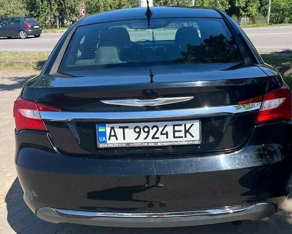 Чорний Крайслер 200, об'ємом двигуна 2.4 л та пробігом 230 тис. км за 8000 $, фото 12 на Automoto.ua
