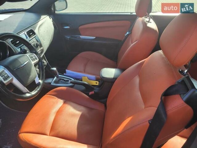 Черный Крайслер 200, объемом двигателя 2.36 л и пробегом 290 тыс. км за 6999 $, фото 6 на Automoto.ua