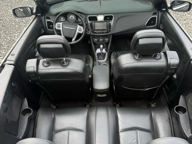 Чорний Крайслер 200, об'ємом двигуна 3.6 л та пробігом 289 тис. км за 7700 $, фото 4 на Automoto.ua