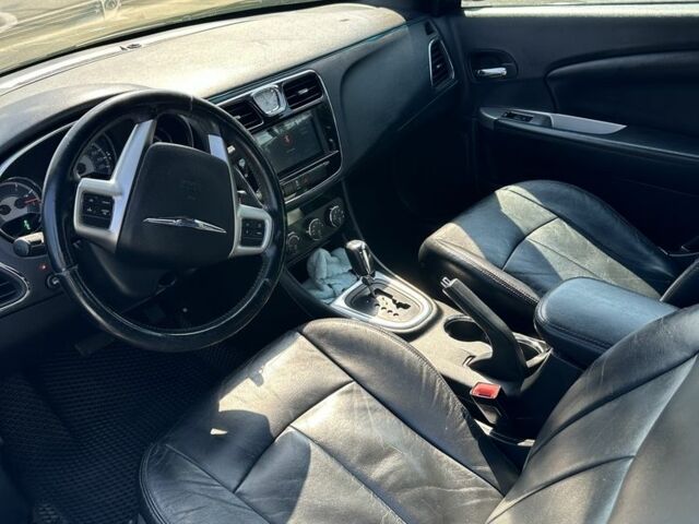 Черный Крайслер 200, объемом двигателя 2.4 л и пробегом 230 тыс. км за 6300 $, фото 8 на Automoto.ua