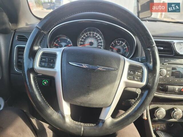 Черный Крайслер 200, объемом двигателя 2.36 л и пробегом 290 тыс. км за 6999 $, фото 2 на Automoto.ua