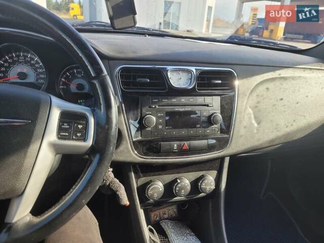 Черный Крайслер 200, объемом двигателя 2.36 л и пробегом 290 тыс. км за 6999 $, фото 3 на Automoto.ua