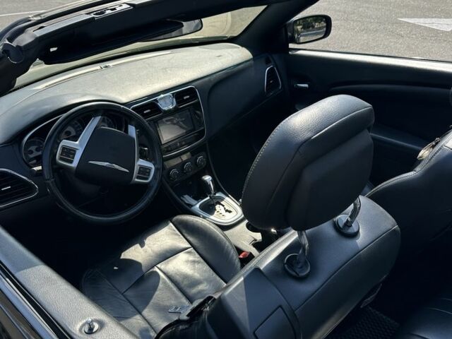 Черный Крайслер 200, объемом двигателя 2.4 л и пробегом 230 тыс. км за 6300 $, фото 17 на Automoto.ua