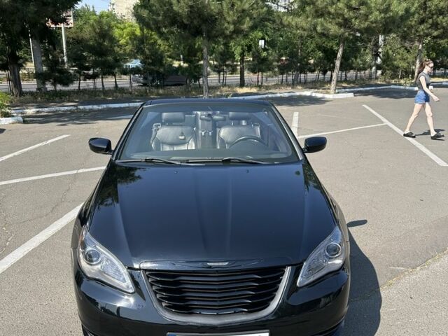 Черный Крайслер 200, объемом двигателя 2.4 л и пробегом 230 тыс. км за 6300 $, фото 12 на Automoto.ua