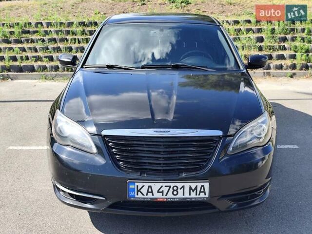 Черный Крайслер 200, объемом двигателя 3.61 л и пробегом 280 тыс. км за 7500 $, фото 13 на Automoto.ua