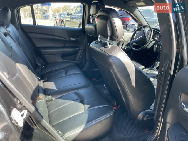 Крайслер 200 2013 в Львове на Automoto.ua Черный Крайслер 200, объемом двигателя 3.61 л и пробегом 46 тыс. км за 6800 $, фото 5 на Automoto.ua