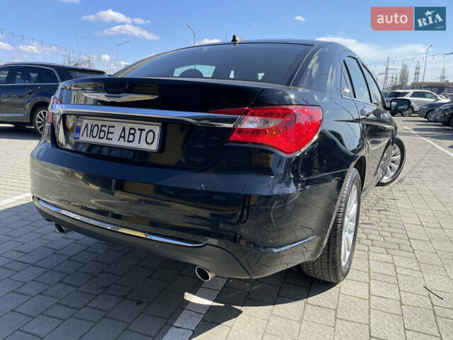 Крайслер 200 2013 в Львове на Automoto.ua Черный Крайслер 200, объемом двигателя 3.61 л и пробегом 46 тыс. км за 6800 $, фото 2 на Automoto.ua