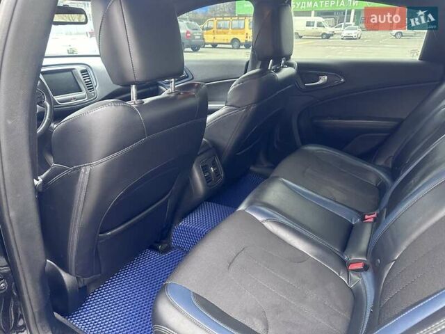 Черный Крайслер 200, объемом двигателя 3.6 л и пробегом 139 тыс. км за 10400 $, фото 17 на Automoto.ua