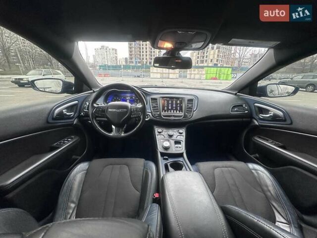 Черный Крайслер 200, объемом двигателя 3.6 л и пробегом 139 тыс. км за 10400 $, фото 23 на Automoto.ua