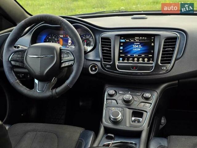 Черный Крайслер 200, объемом двигателя 3.6 л и пробегом 190 тыс. км за 9999 $, фото 20 на Automoto.ua