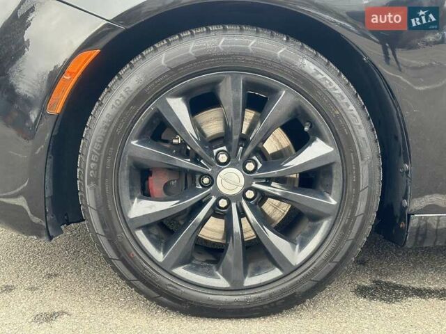 Черный Крайслер 200, объемом двигателя 3.6 л и пробегом 139 тыс. км за 10400 $, фото 13 на Automoto.ua