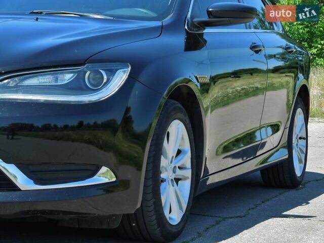 Чорний Крайслер 200, об'ємом двигуна 2.36 л та пробігом 196 тис. км за 9800 $, фото 2 на Automoto.ua