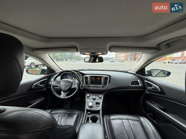 Черный Крайслер 200, объемом двигателя 3.61 л и пробегом 176 тыс. км за 12000 $, фото 10 на Automoto.ua