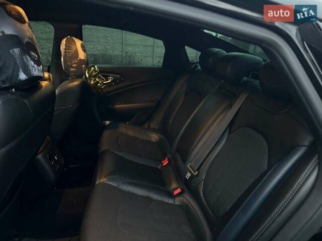 Черный Крайслер 200, объемом двигателя 3.6 л и пробегом 218 тыс. км за 9700 $, фото 4 на Automoto.ua