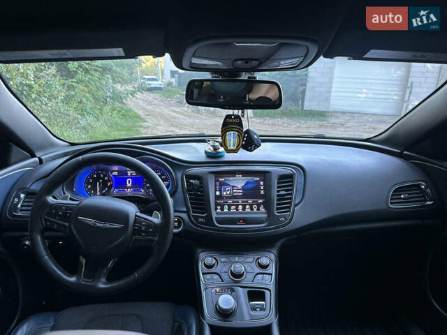 Черный Крайслер 200, объемом двигателя 3.6 л и пробегом 220 тыс. км за 8300 $, фото 2 на Automoto.ua