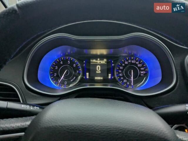 Чорний Крайслер 200, об'ємом двигуна 2.36 л та пробігом 230 тис. км за 7900 $, фото 7 на Automoto.ua