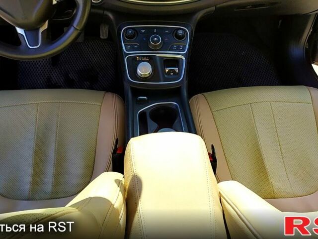 Черный Крайслер 200, объемом двигателя 2.4 л и пробегом 0 тыс. км за 9999 $, фото 5 на Automoto.ua