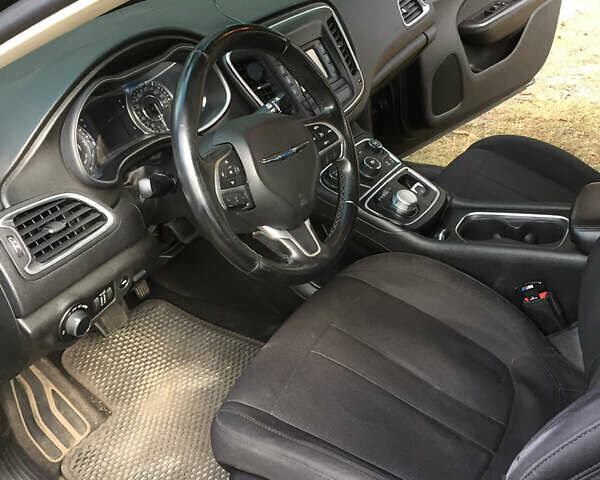 Чорний Крайслер 200, об'ємом двигуна 2.4 л та пробігом 183 тис. км за 8500 $, фото 4 на Automoto.ua