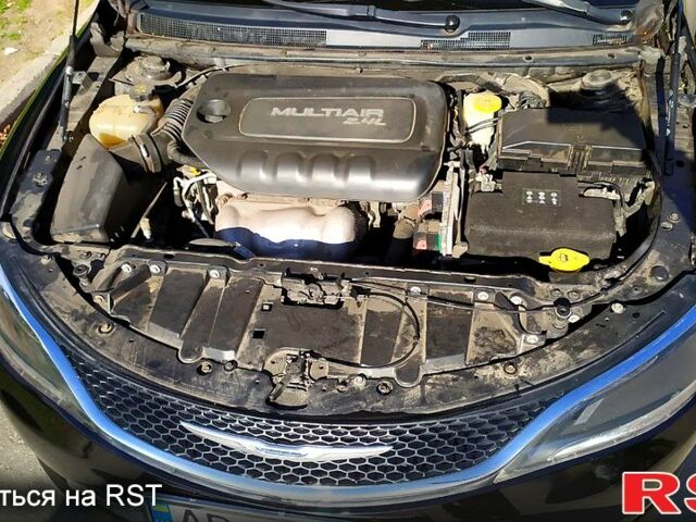 Черный Крайслер 200, объемом двигателя 2.4 л и пробегом 0 тыс. км за 9999 $, фото 3 на Automoto.ua