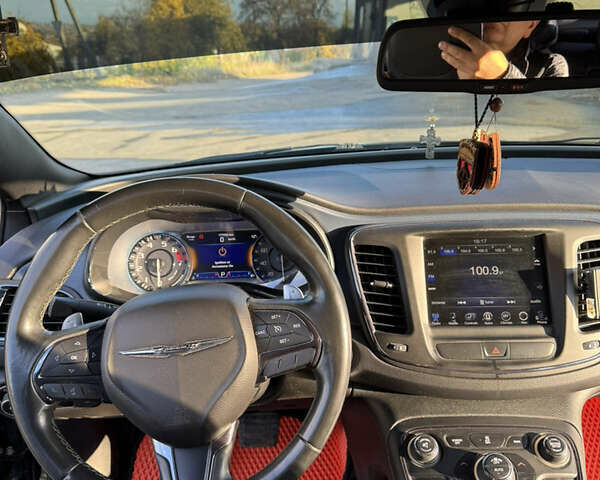 Крайслер 200 2014 в Первомайск на Automoto.ua Черный Крайслер 200, объемом двигателя 2.36 л и пробегом 177 тыс. км за 11000 $, фото 10 на Automoto.ua