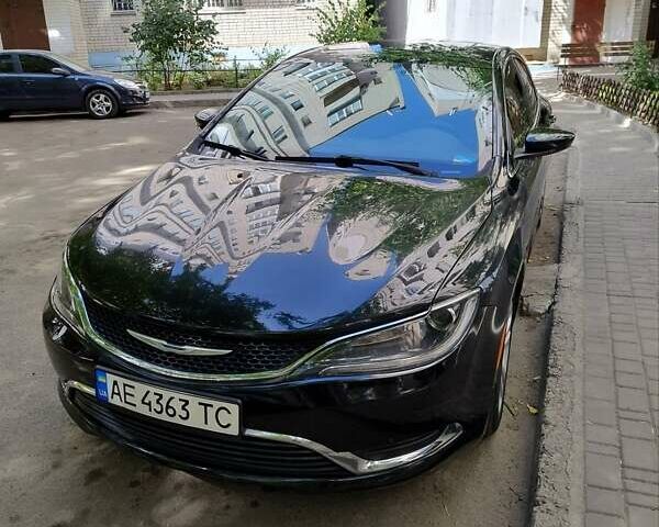 Черный Крайслер 200, объемом двигателя 2.4 л и пробегом 148 тыс. км за 9999 $, фото 4 на Automoto.ua