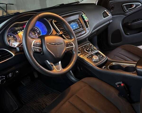 Черный Крайслер 200, объемом двигателя 2.36 л и пробегом 180 тыс. км за 7500 $, фото 7 на Automoto.ua