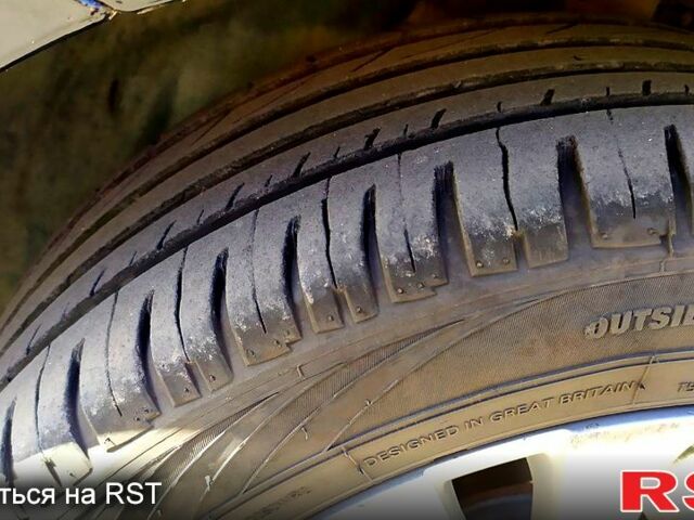 Черный Крайслер 200, объемом двигателя 2.4 л и пробегом 0 тыс. км за 9999 $, фото 7 на Automoto.ua