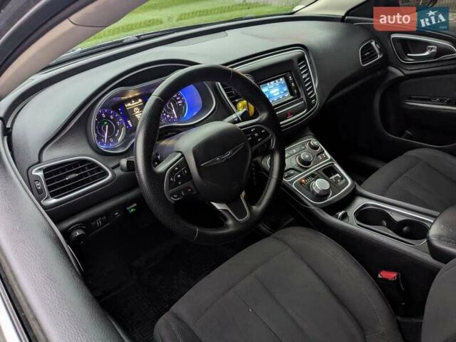 Чорний Крайслер 200, об'ємом двигуна 2.36 л та пробігом 230 тис. км за 7900 $, фото 5 на Automoto.ua