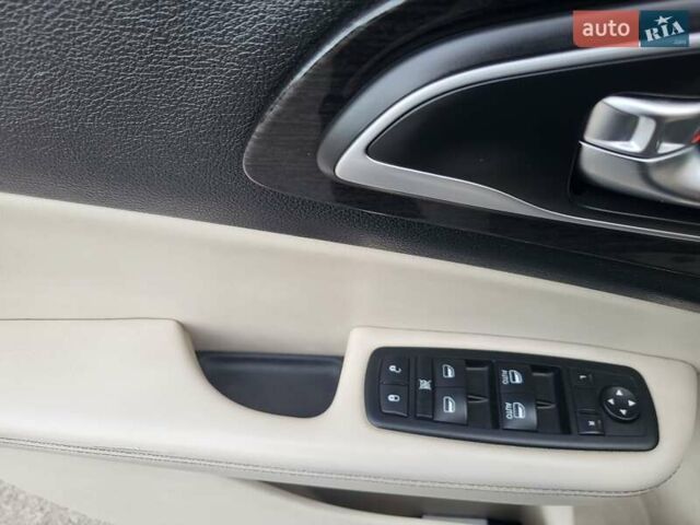 Чорний Крайслер 200, об'ємом двигуна 2.36 л та пробігом 216 тис. км за 10700 $, фото 17 на Automoto.ua
