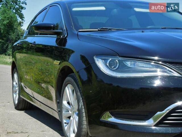 Чорний Крайслер 200, об'ємом двигуна 2.36 л та пробігом 196 тис. км за 9800 $, фото 7 на Automoto.ua