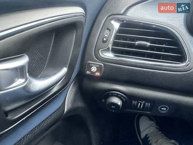 Черный Крайслер 200, объемом двигателя 3.6 л и пробегом 139 тыс. км за 10400 $, фото 26 на Automoto.ua