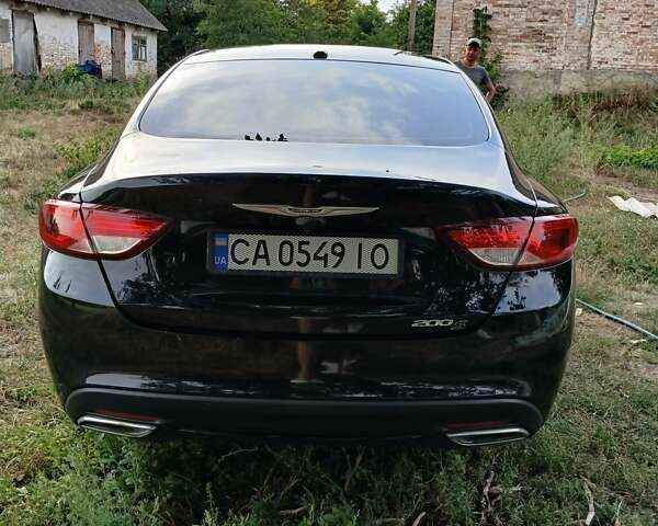 Черный Крайслер 200, объемом двигателя 2.36 л и пробегом 110 тыс. км за 13500 $, фото 1 на Automoto.ua