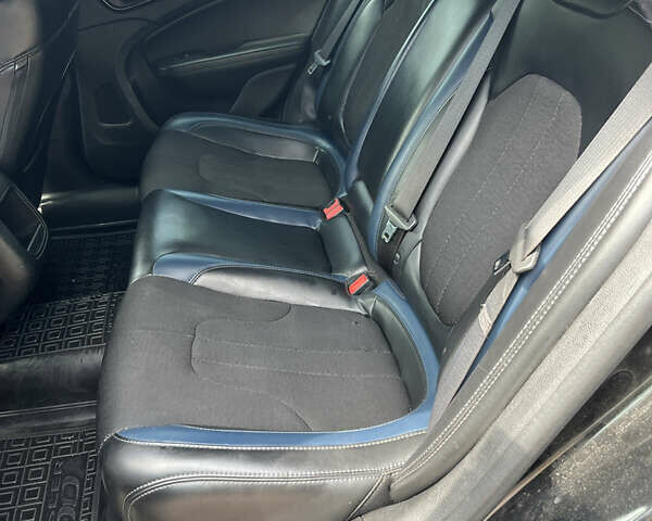 Черный Крайслер 200, объемом двигателя 2.4 л и пробегом 208 тыс. км за 10000 $, фото 8 на Automoto.ua