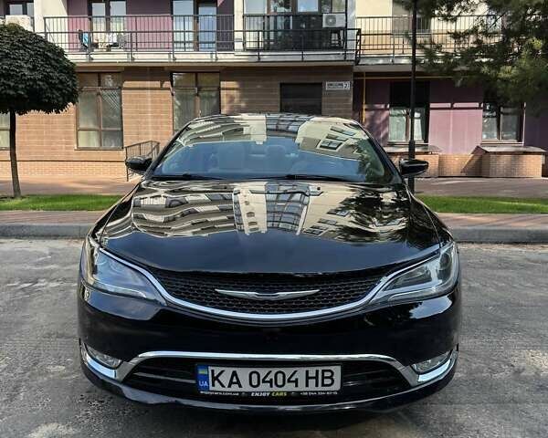 Черный Крайслер 200, объемом двигателя 2.36 л и пробегом 227 тыс. км за 10000 $, фото 1 на Automoto.ua
