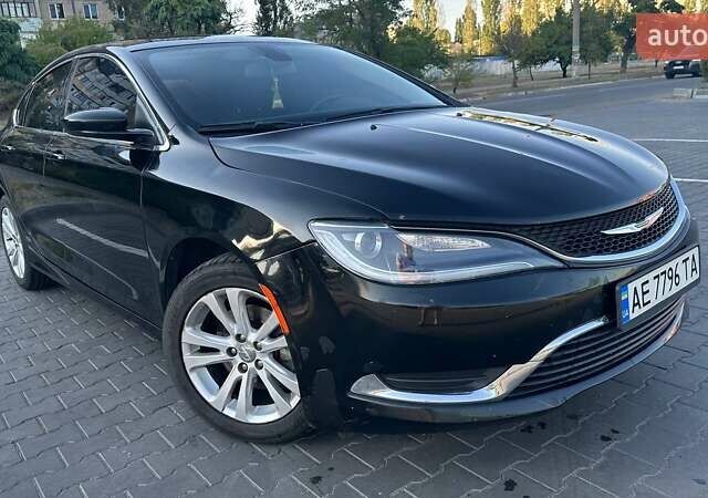 Чорний Крайслер 200, об'ємом двигуна 2.36 л та пробігом 153 тис. км за 8800 $, фото 2 на Automoto.ua