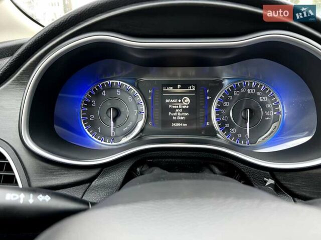 Черный Крайслер 200, объемом двигателя 2.4 л и пробегом 243 тыс. км за 8500 $, фото 12 на Automoto.ua