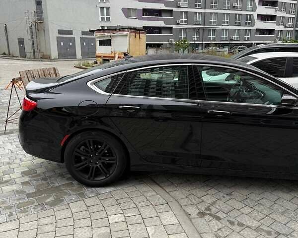 Черный Крайслер 200, объемом двигателя 3.6 л и пробегом 80 тыс. км за 16500 $, фото 3 на Automoto.ua
